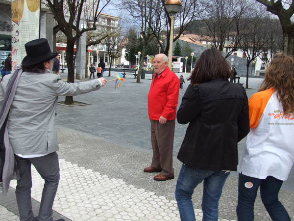 unancianounabrazo 220