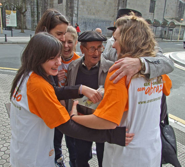 unancianounabrazo 249